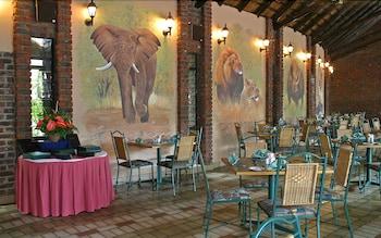 Golden Leopard Resorts - Manyane Resort Mogwase Bagian luar foto