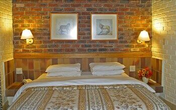 Golden Leopard Resorts - Manyane Resort Mogwase Bagian luar foto